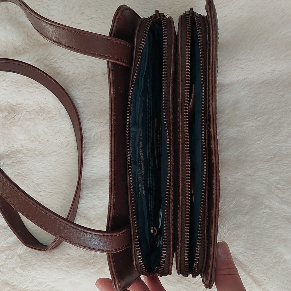 Genuine Matt & Nat crossbody purse - Picture 5 of 5